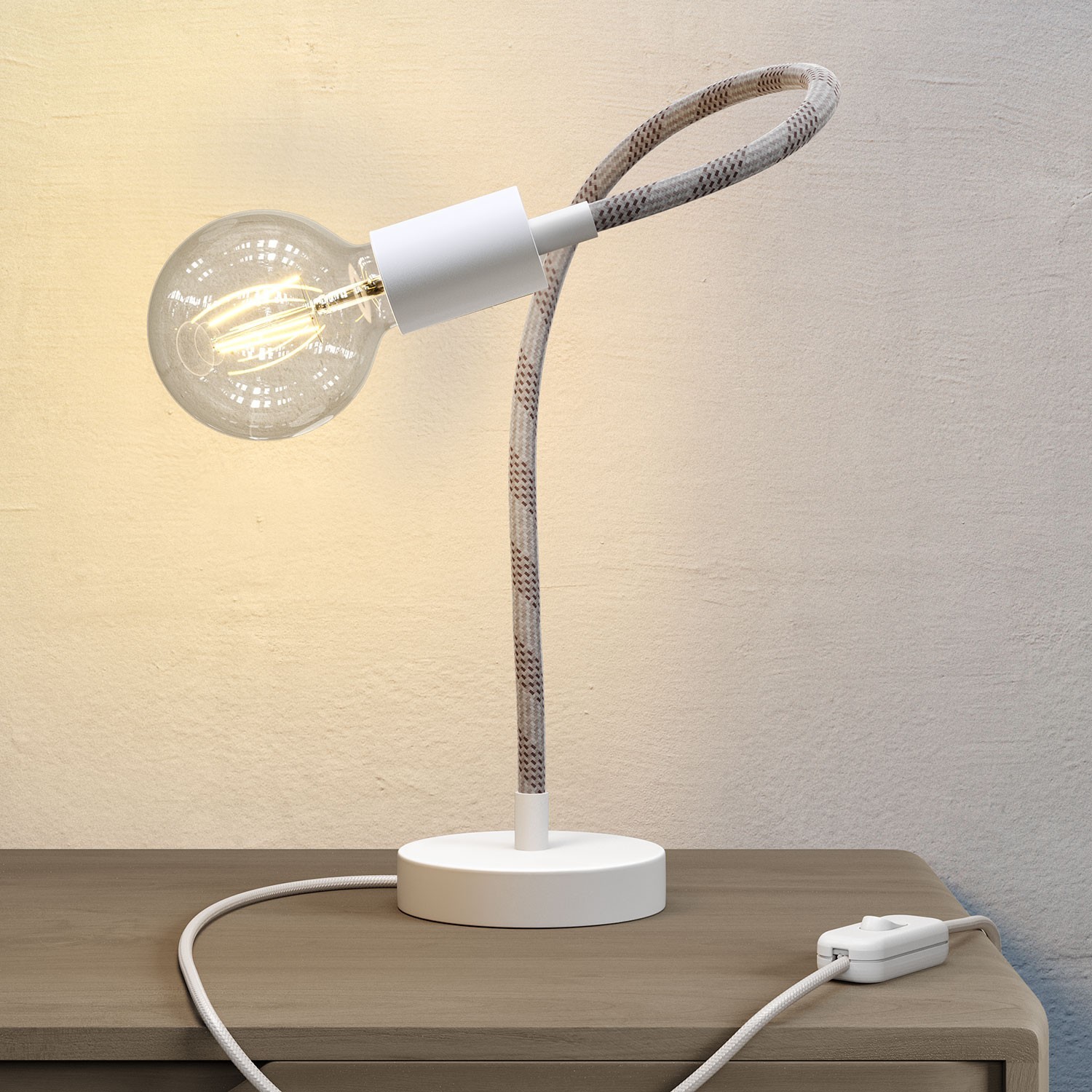 Table Flex jointed table lamp with light