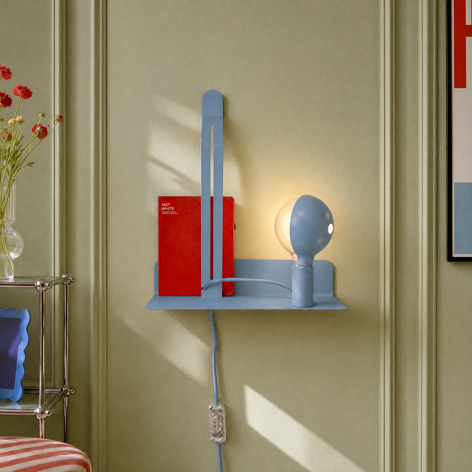 Lampada da parete con mensola e lampadina LED G125 verniciata - Murio Talia - Blu