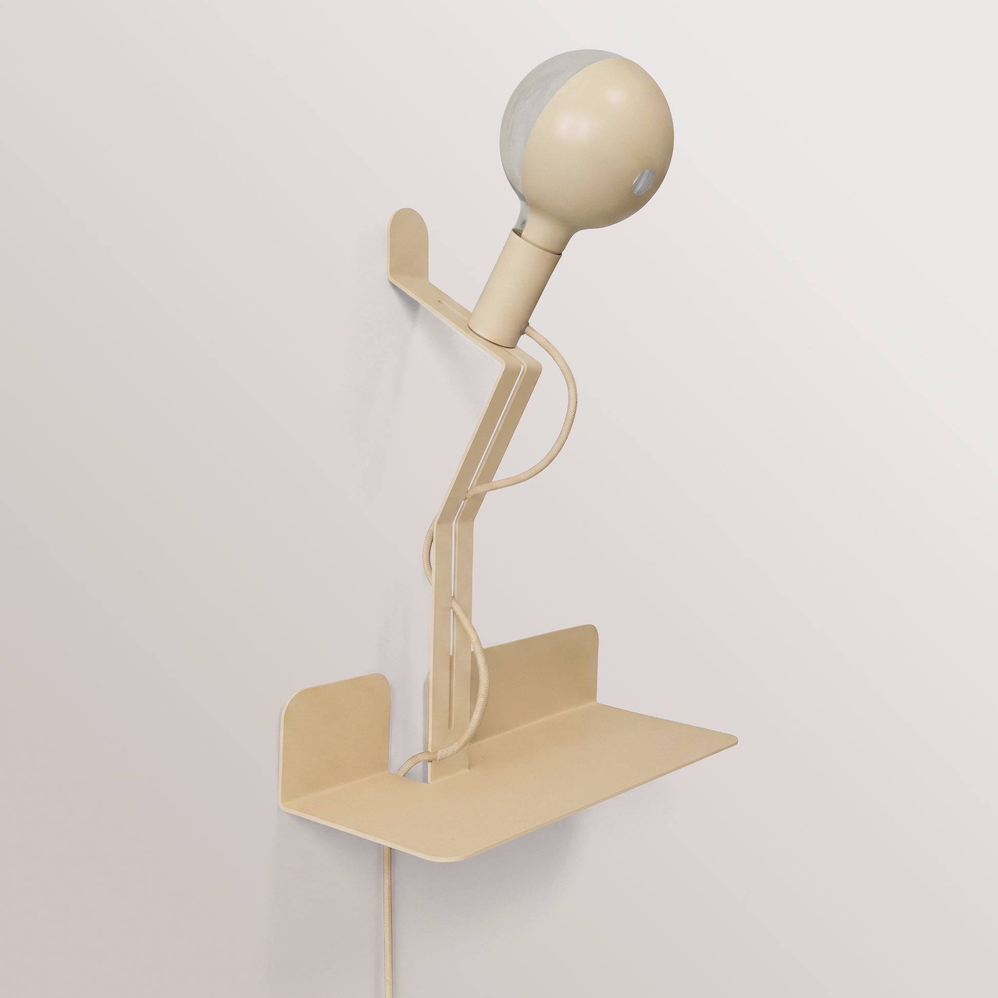 Lampada da parete con mensola e lampadina LED G125 verniciata - Murio Talia - Panna