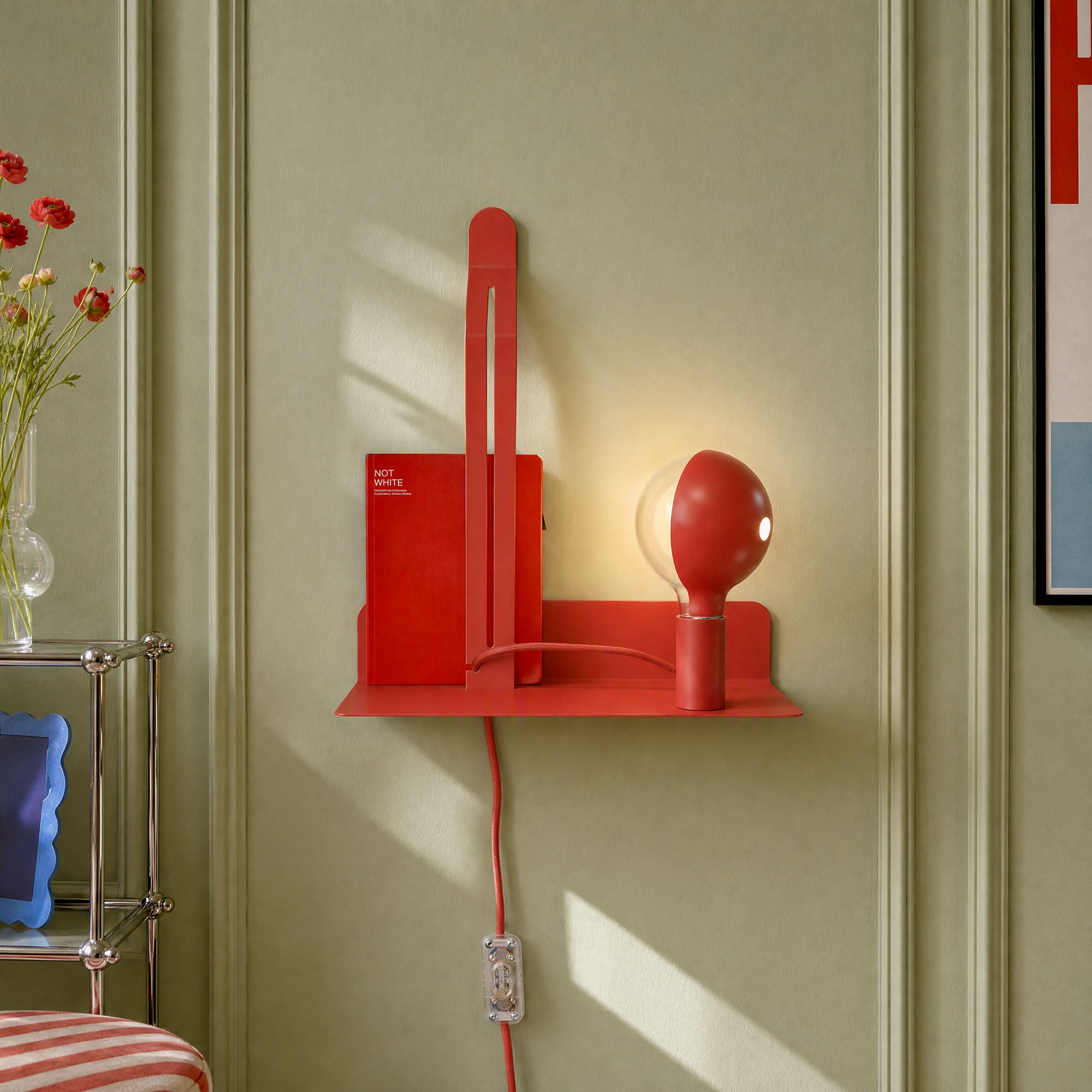 Wall lamp with shelf and painted LED G125 Light bulb - Murio Talia - Red