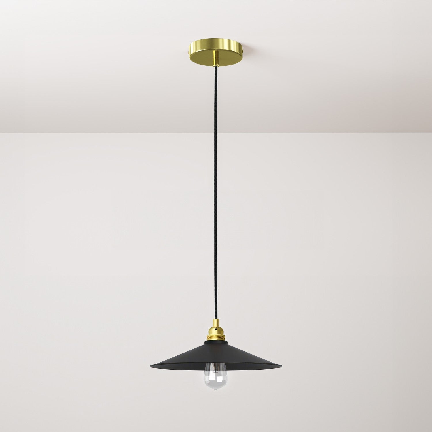 Lampada a sospensione completa di cavo tessile, paralume Swing e finiture in metallo - Nero
