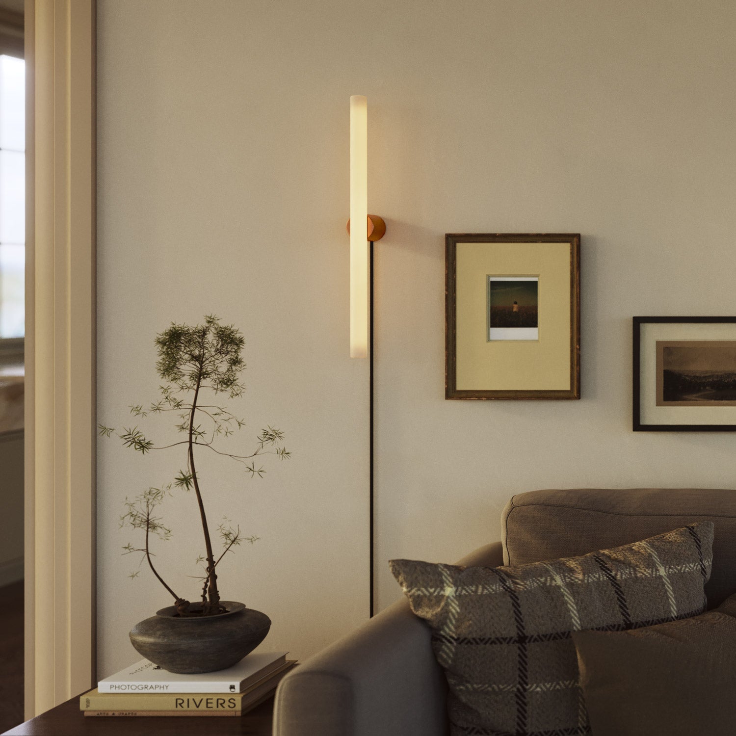 Spostaluce Plug-in Light con acabado metálico y bombilla lineal LED S14d - Cobre cepillado