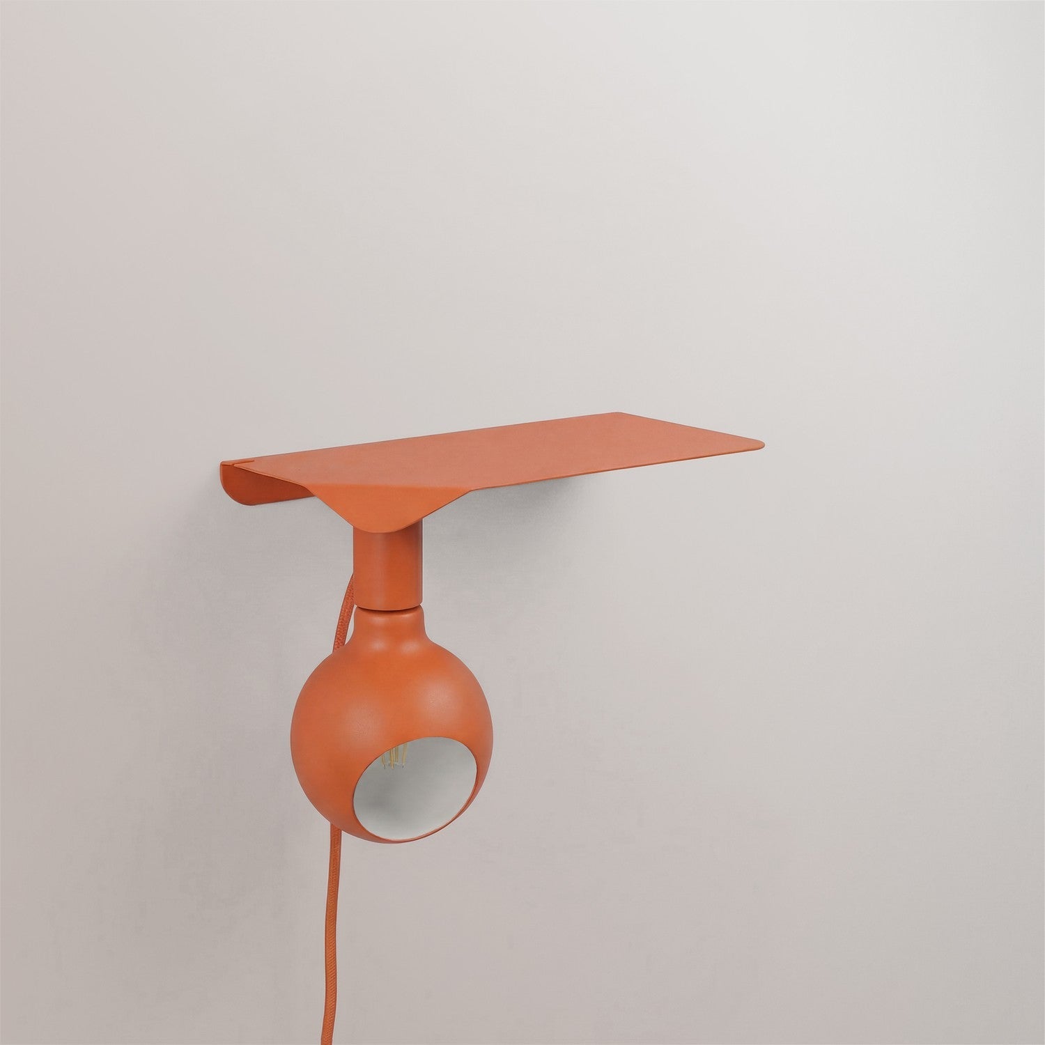 Combo Camo - Lampada con mensola e spina UK - Arancione