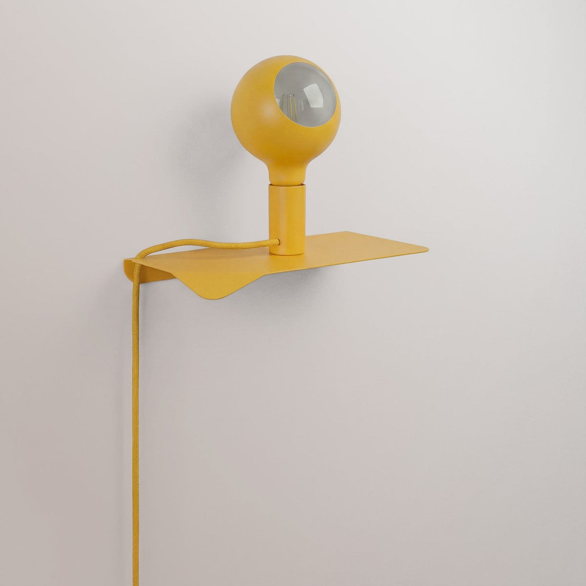 Combo Camo - Lampada con mensola e spina UK - Giallo