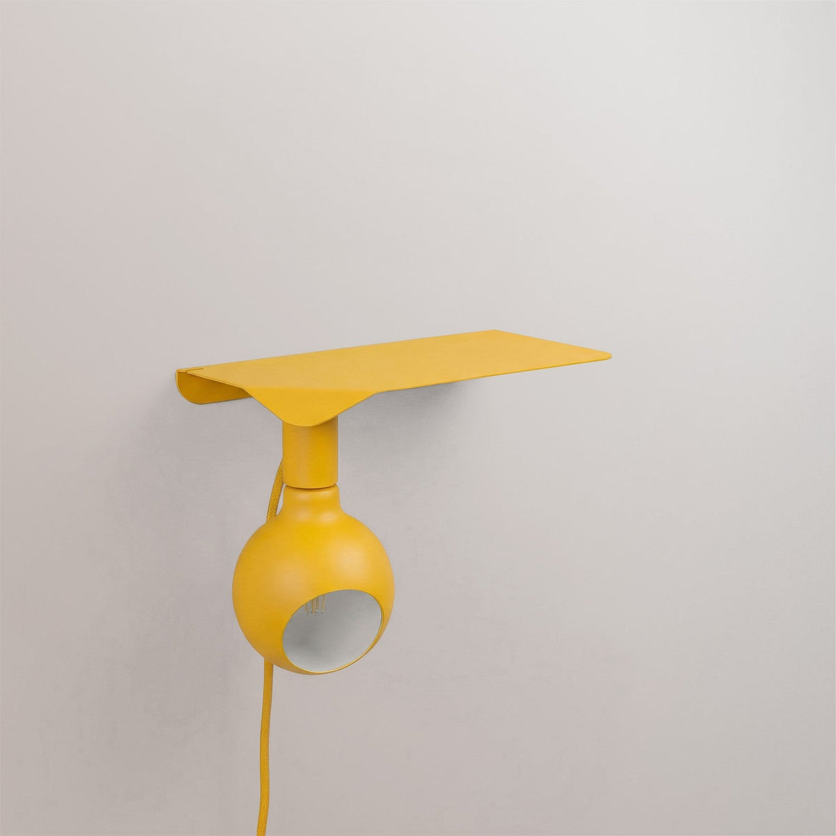 Combo Camo - Lampada con mensola e spina UK - Giallo