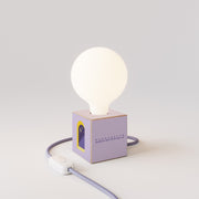 Cubetto table lamp with US plug, "Buonanotte fiorellino" porcelain effect globe bulb - Santomanifesto