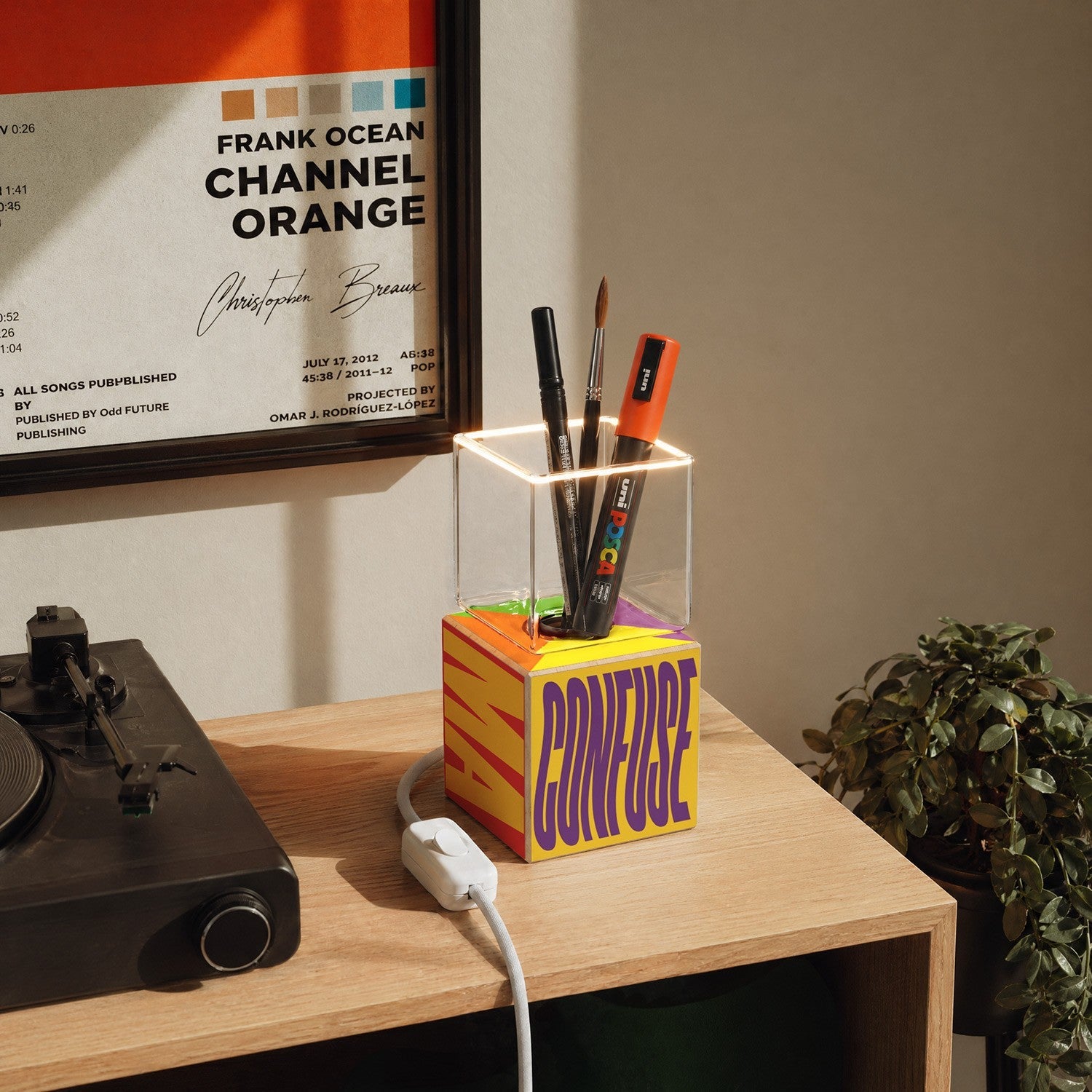 Cubetto table lamp with US plug, "Poche idee ma confuse" Ghost bulb - Santomanifesto