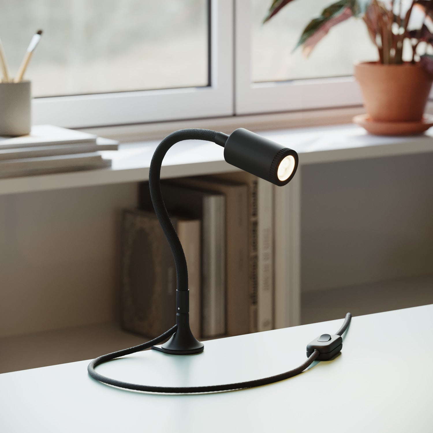 Faretto snodabile MAG-Y con pinza - Nero