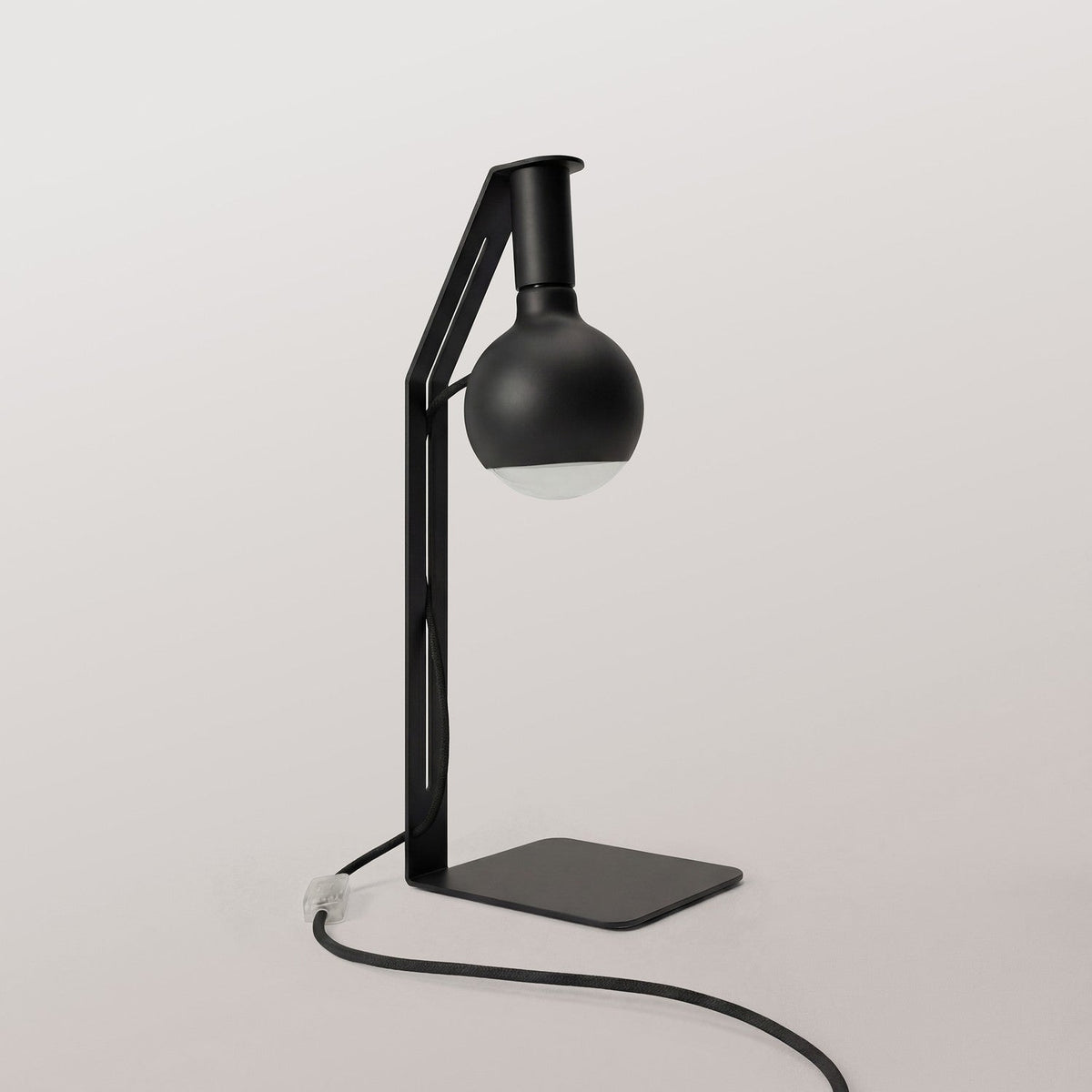 Koso Lucia - Lampada da tavolo con spina UK - Nero