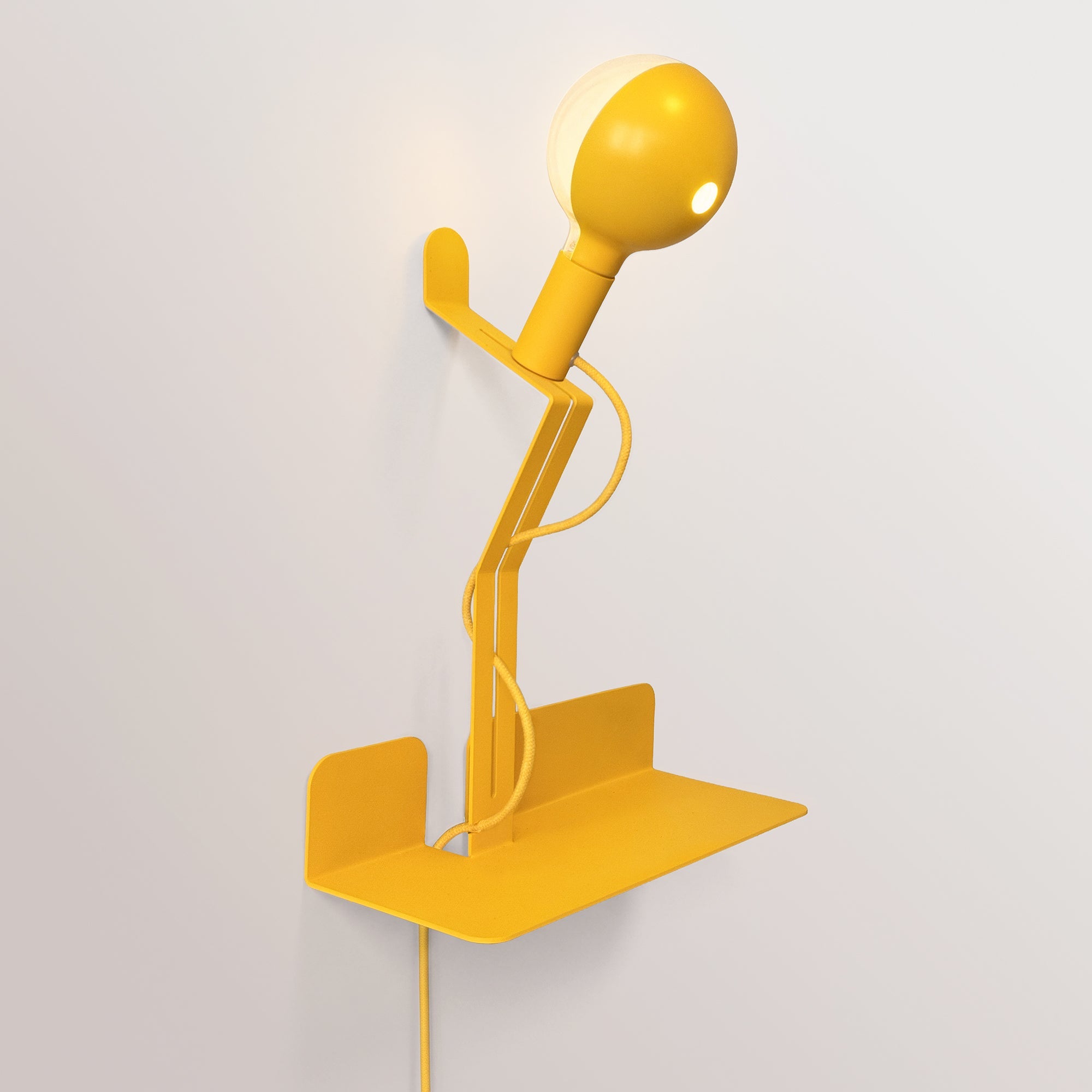 Lampada da parete con mensola e lampadina LED G125 verniciata - Murio Talia - Giallo - Creative Cables