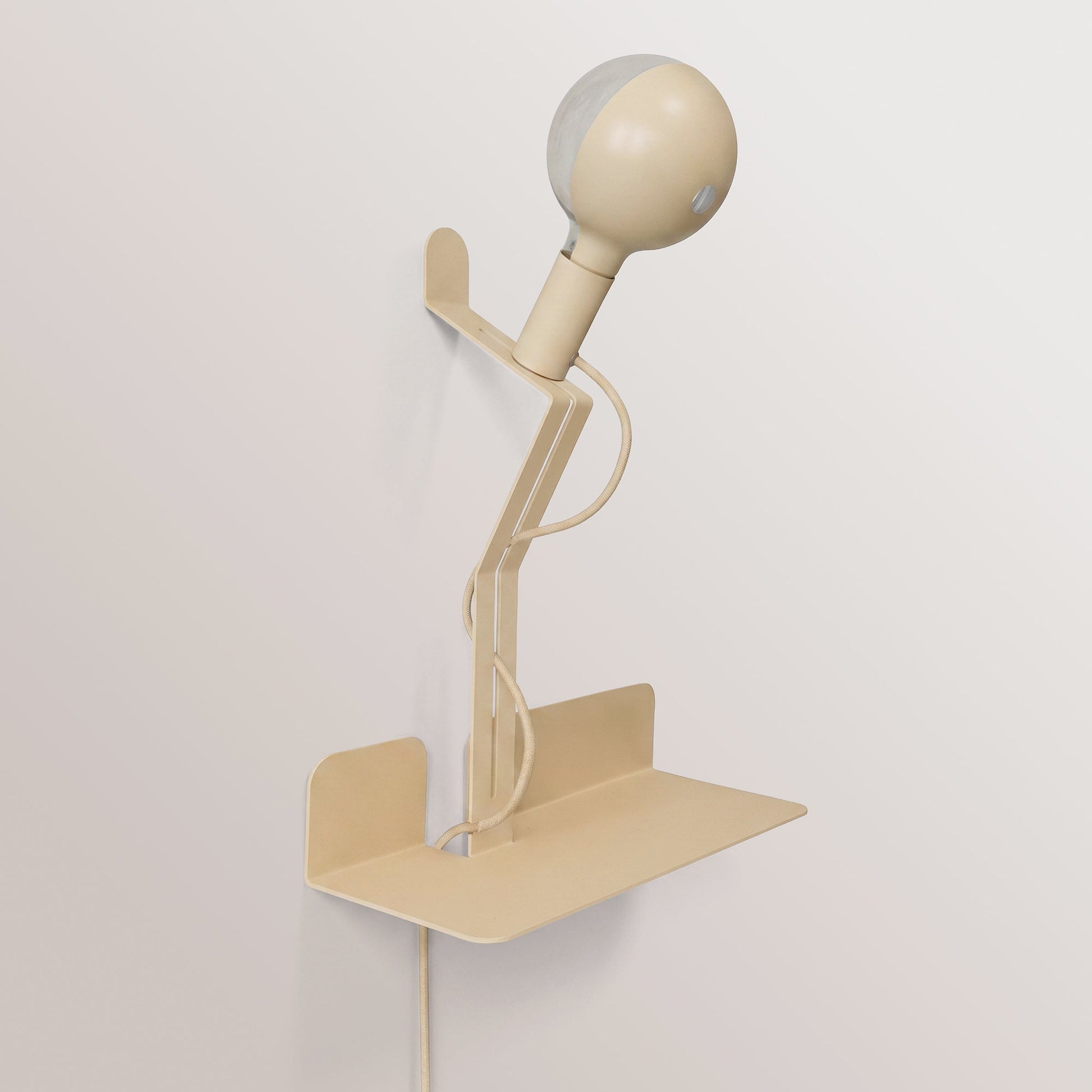 Lampada da parete con mensola, lampadina LED G125 verniciata e spina UK - Murio Talia - Panna