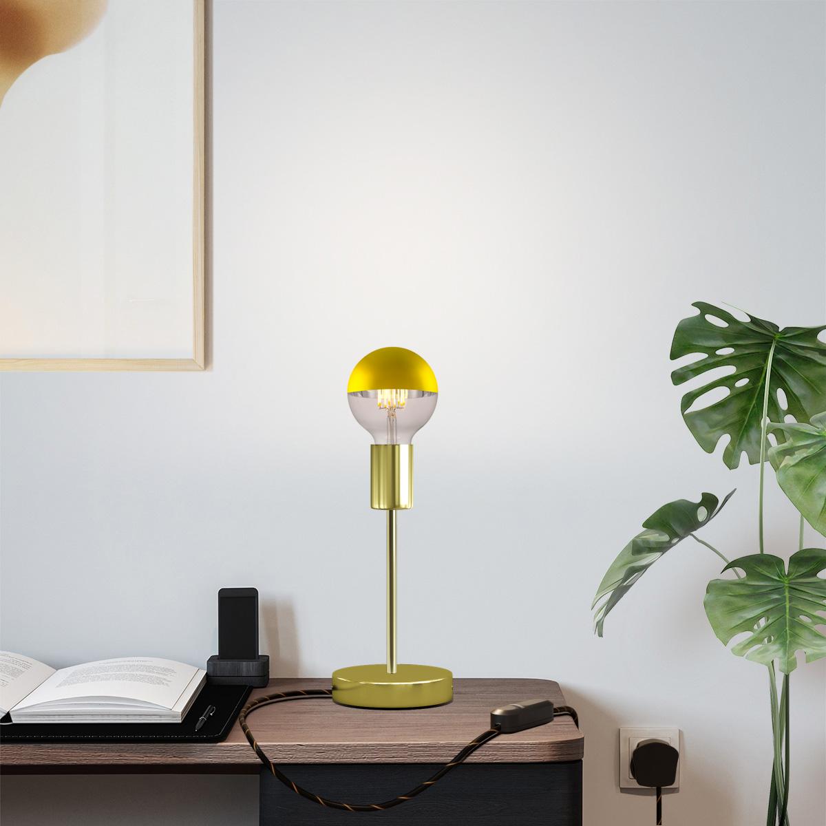 Lampada da tavolo Alzaluce Half Cup in metallo e spina UK - Ottone Dimmer