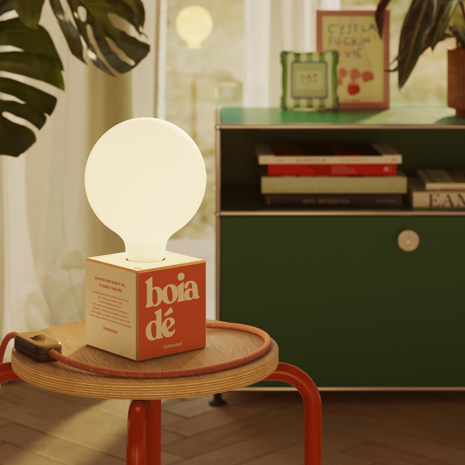 Lampada da tavolo Cubetto "Boia de" con spina inglese e lampadina globo effetto porcellana - Tuttapolpa