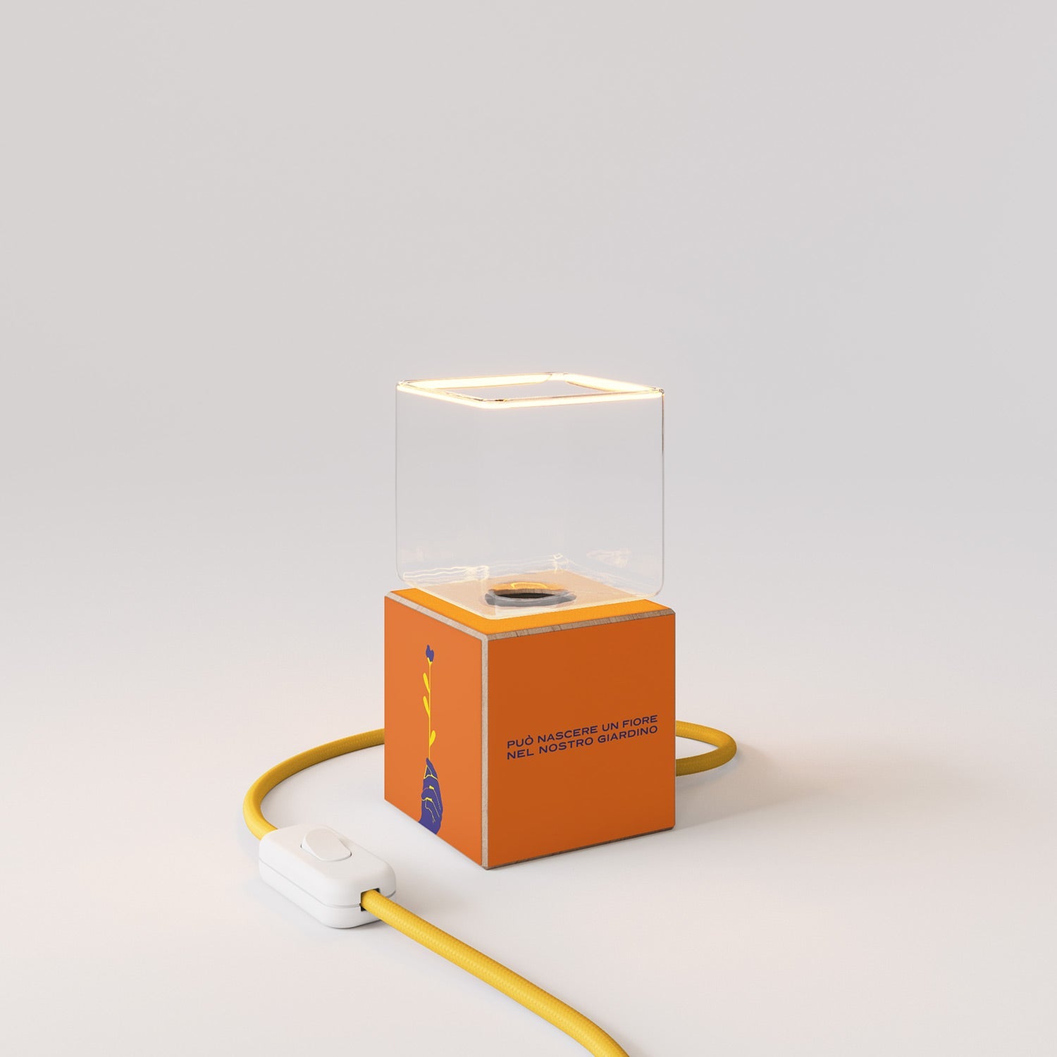 Lampada da tavolo Cubetto "Può nascere un fiore" con spina inglese e lampadina Ghost - Santomanifesto