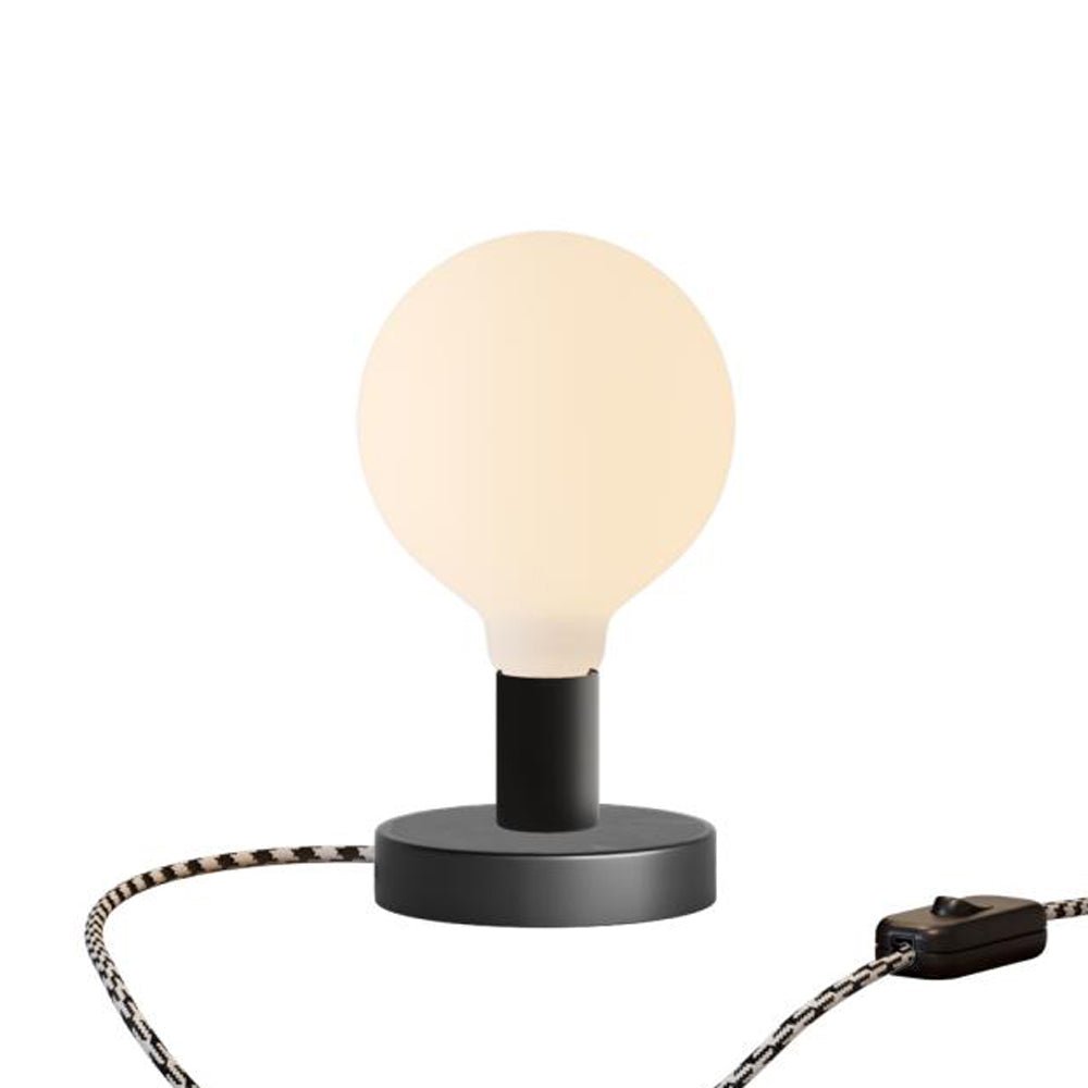 Lampada da tavolo Posaluce Globo in metallo e spina UK - Nero Interruttore