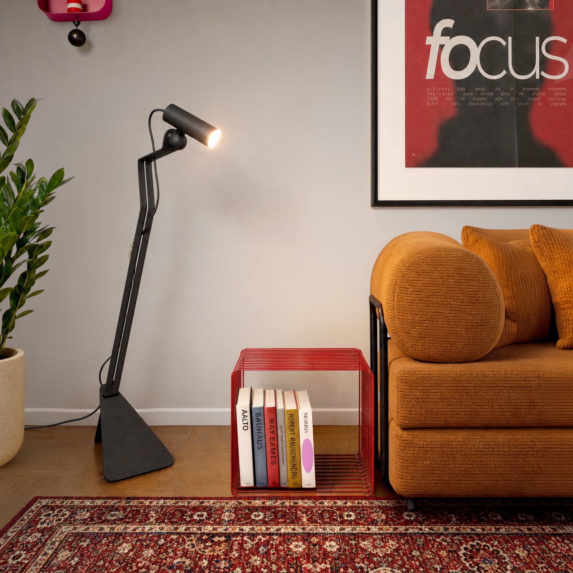 Lampada da terra inclinabile con faretto magnetico orientabile - Mario Tubo - Nero - Creative Cables