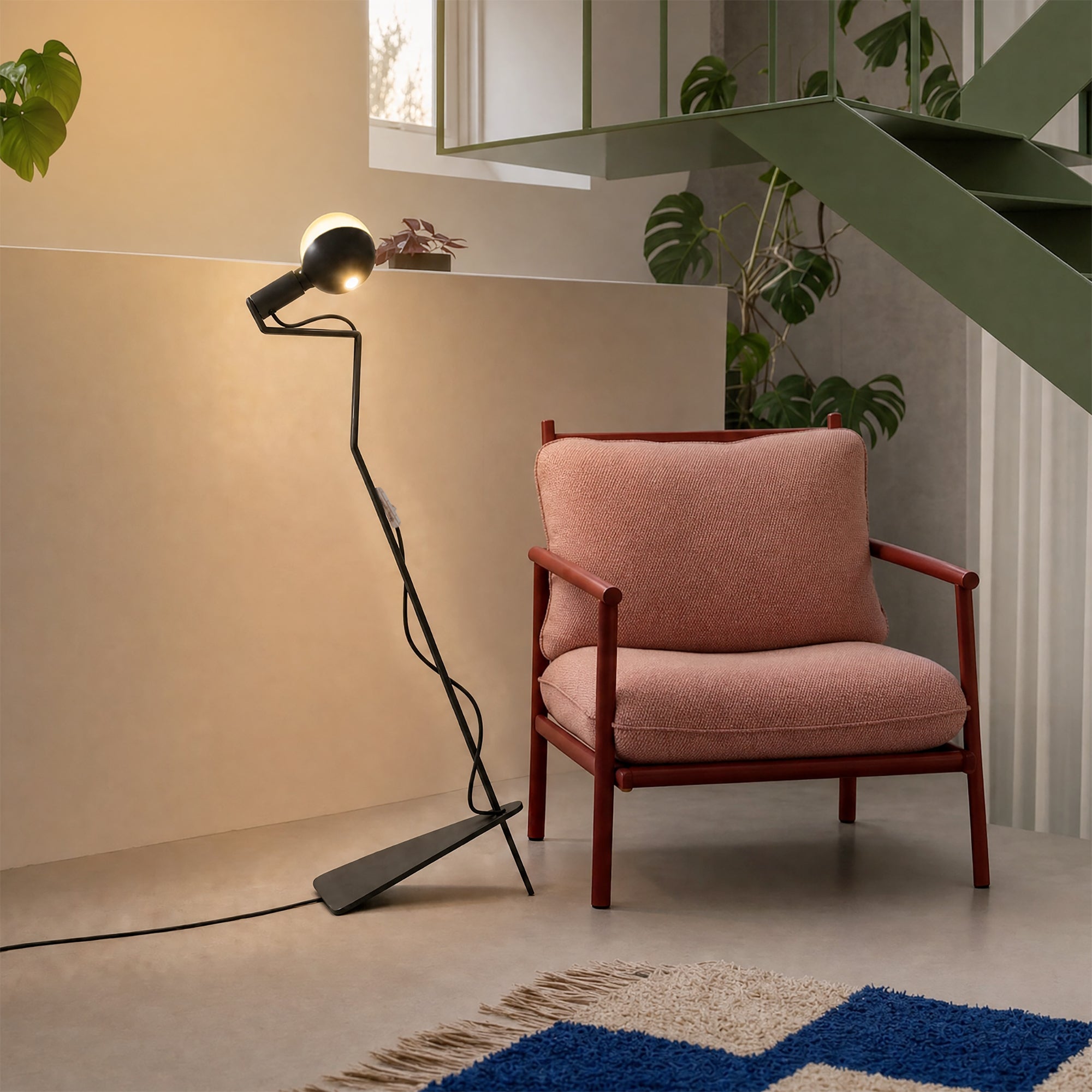 Lampada da terra inclinabile con lampadina LED G125 verniciata - Mario Talia - Nero - Creative Cables