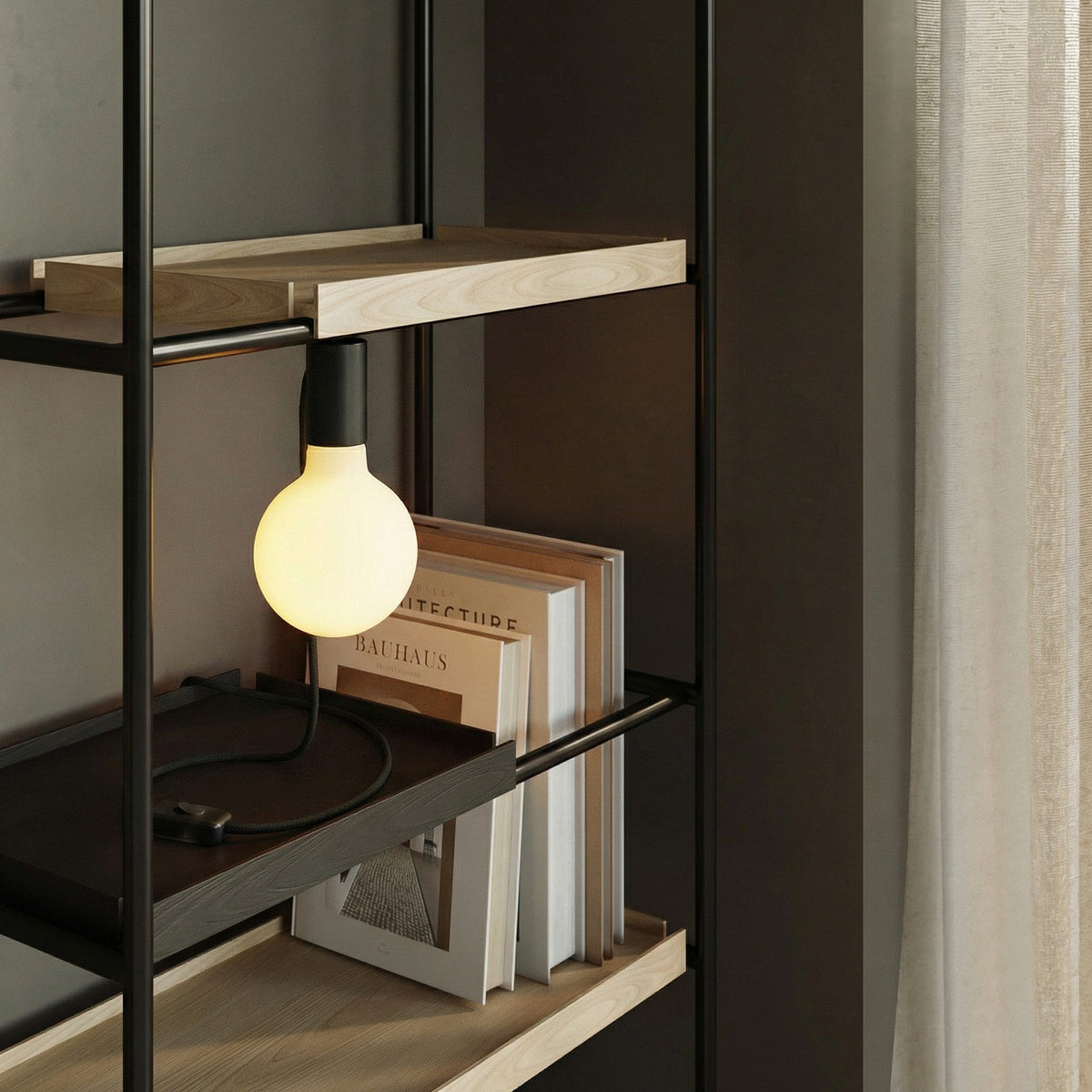 Lampada magnetica plug-in con attacco E27 e spina UK - Nero