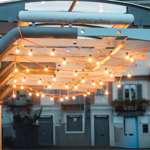 <strong>Add the Light bulbs</strong>