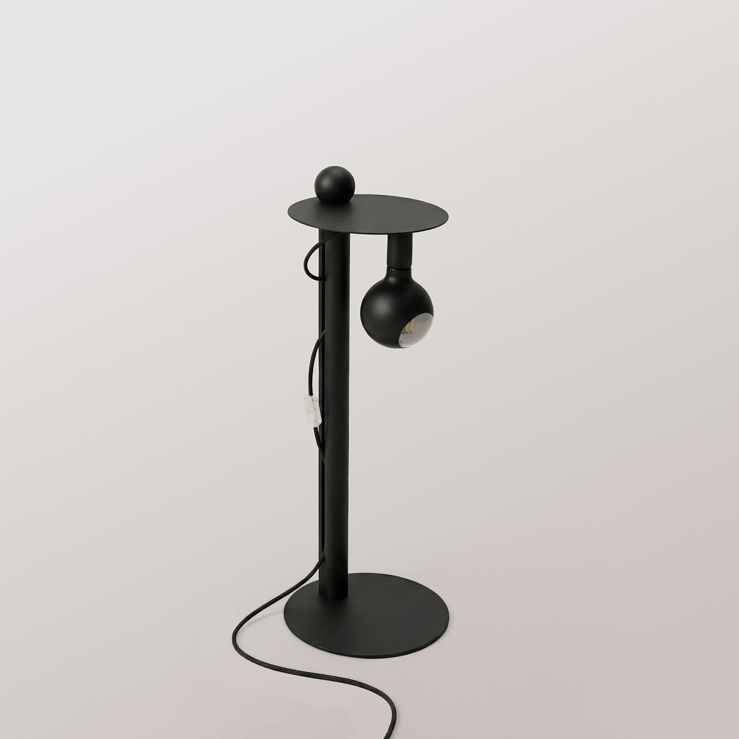 Rocco - Lampada da terra con spina UK e lampadina Camo - Nero