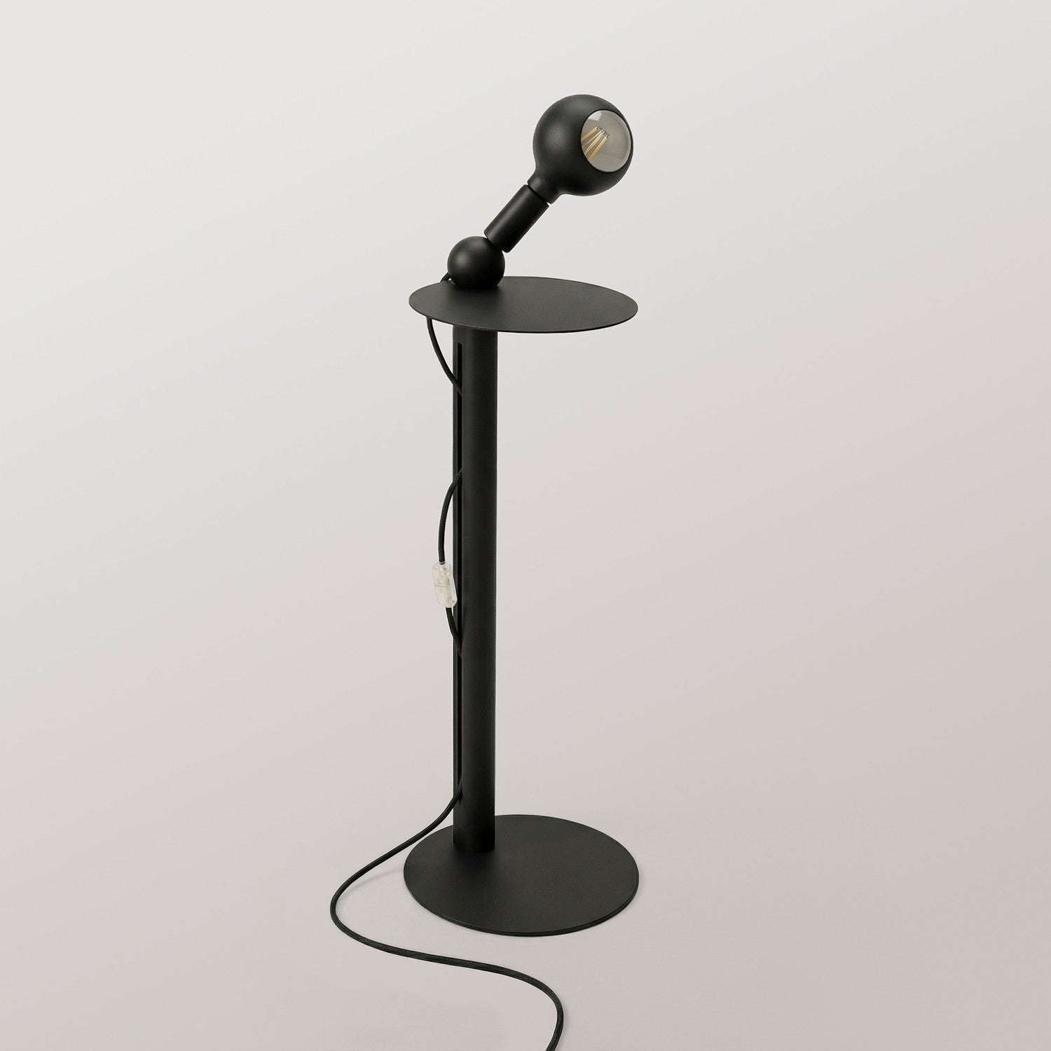 Rocco - Lampada da terra con spina UK e lampadina Camo - Nero